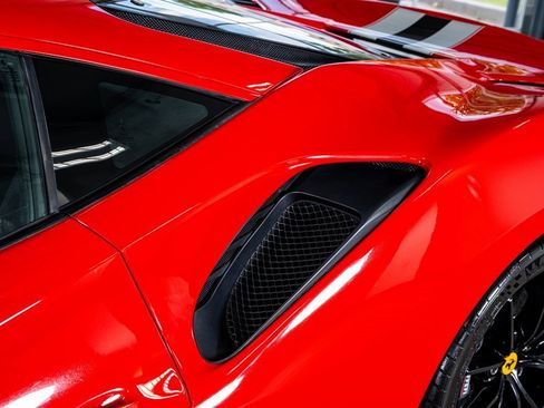 Used 2020 Ferrari 488 Pista Coupe image 23