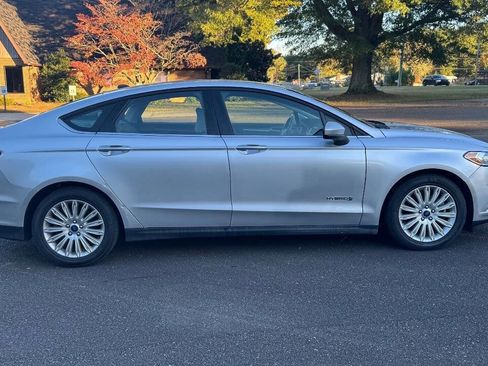 Used 2015 Ford Fusion S image 9
