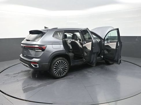 Used 2026 Volkswagen Taos SE FWD image 44