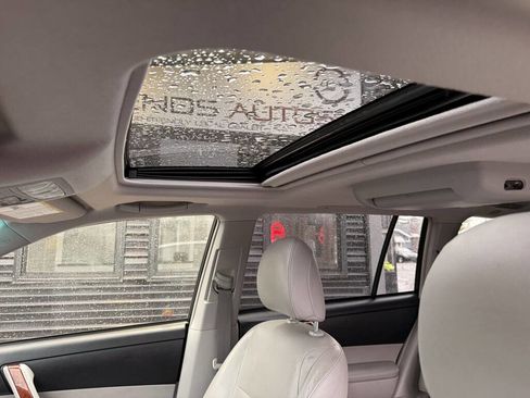 Used 2013 Toyota Highlander Limited image 16
