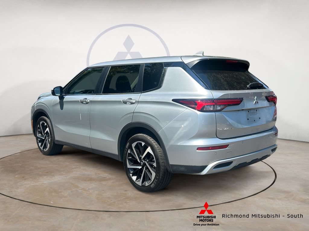 Used 2024 Mitsubishi Outlander SE Black Edition AWD/4WD image 5