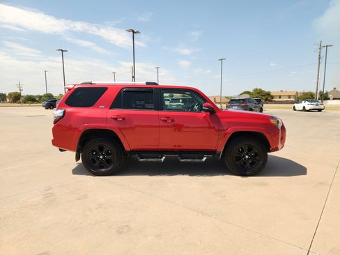 Used 2021 Toyota 4Runner SR5 Premium AWD/4WD image 7