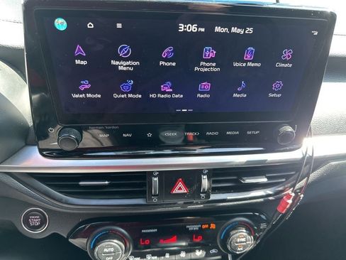 Used 2023 Kia Forte GT-Line w/ GT-Line Premium Package FWD image 9
