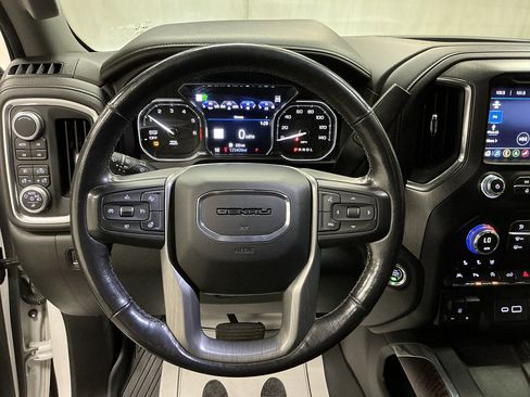 Used 2019 GMC Sierra 1500 Denali w/ Denali Ultimate Package AWD/4WD image 12