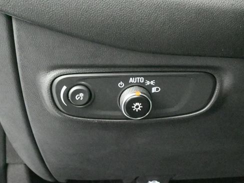 Used 2024 Chevrolet Equinox LT FWD image 16
