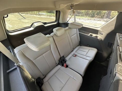 Used 2018 Ford Expedition Max XLT w/ Equipment Group 202A image 20