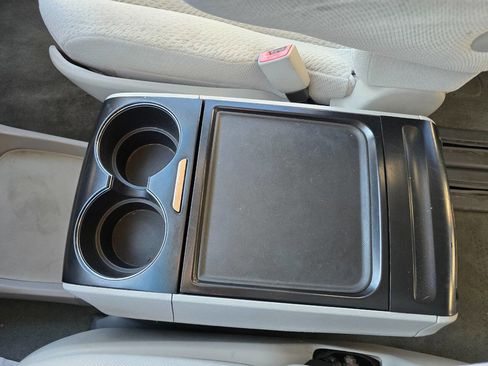 Used 2012 Toyota Sienna LE w/ Towing Pkg image 17