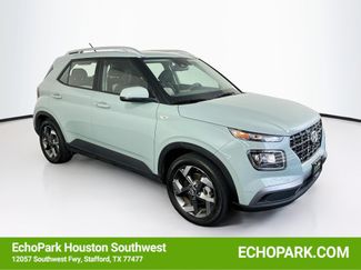 Used 2025 Hyundai Venue SEL FWD video 1