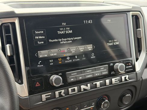Used 2025 Nissan Frontier SV RWD image 23