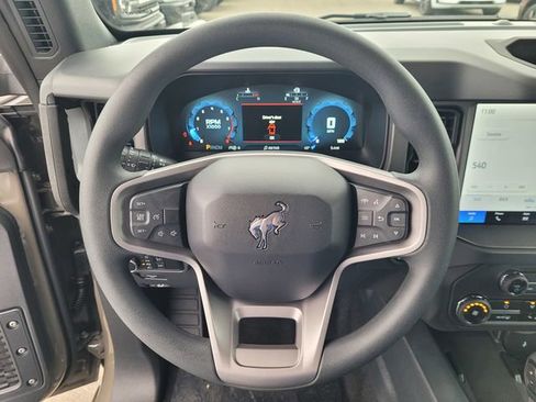 New 2025 Ford Bronco 4-Door image 9