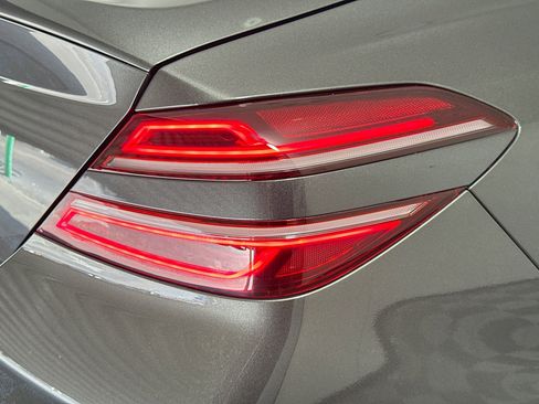 Used 2025 Genesis G70 2.5T image 34