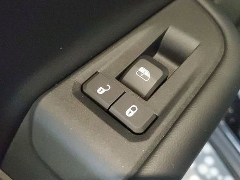 Used 2025 Jeep Grand Cherokee L Altitude image 19