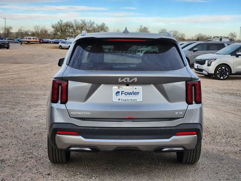 New 2026 Kia Sorento EX w/ EX Premium Package AWD/4WD image 12