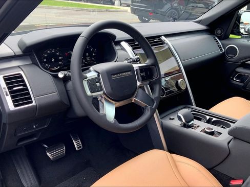 New 2026 Land Rover Discovery Limited Edition AWD/4WD image 8