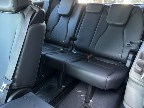 New 2026 Kia Carnival EX image 15