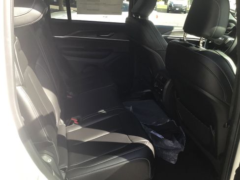 New 2025 Jeep Grand Cherokee Limited image 8