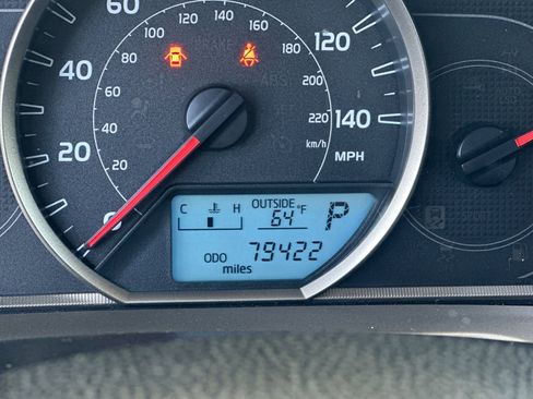 Used 2013 Toyota RAV4 XLE AWD/4WD image 29
