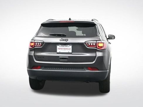 Used 2025 Jeep Compass Trailhawk AWD/4WD image 3
