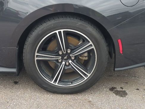 Used 2024 Ford Mustang Convertible RWD image 32