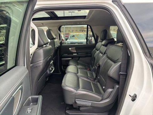 Certified 2025 Ford Expedition Max Platinum image 10