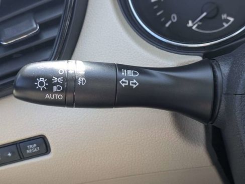 Used 2019 Nissan Rogue SL w/ Premium Package image 27