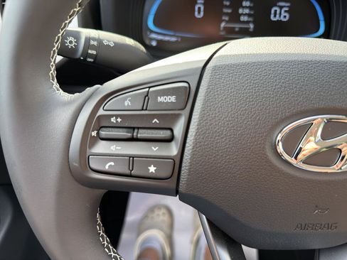 New 2026 Hyundai Venue SEL FWD image 16