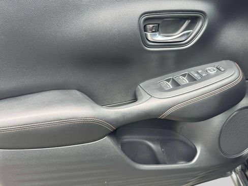 Certified 2025 Honda HR-V Sport image 14