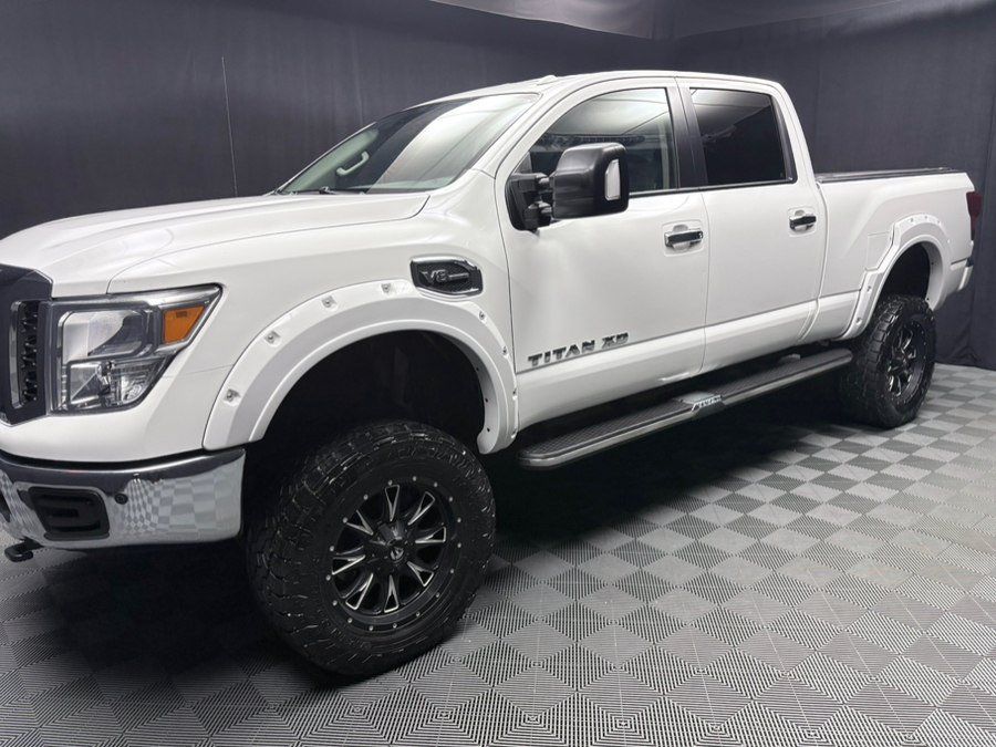Used 2018 Nissan Titan XD 4x4 Crew Cab SV w/ SV Convenience Package image 14