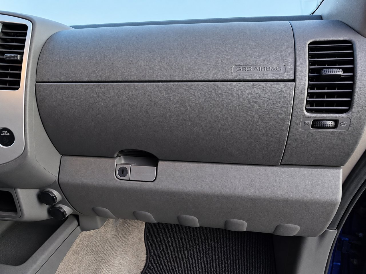 Used 2015 Nissan Frontier SV RWD image 29