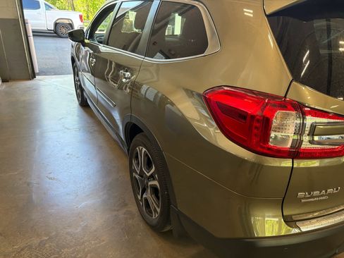 Used 2024 Subaru Ascent Touring AWD/4WD image 3