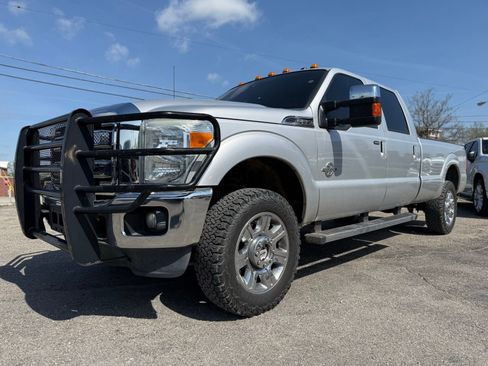 Used 2014 Ford F350 Lariat w/ Chrome Package image 2