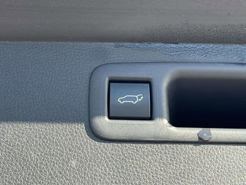 Used 2023 Toyota Highlander L image 22