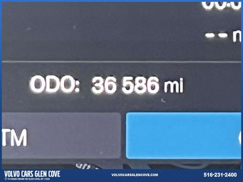 Used 2022 Volvo XC60 B5 Momentum w/ Climate Package image 26