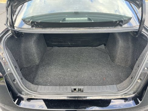 Used 2025 Nissan Versa S FWD image 33