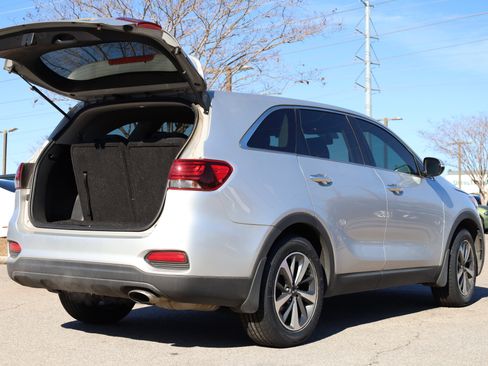 Used 2020 Kia Sorento LX image 5