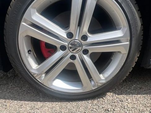 Used 2017 Volkswagen Jetta GLI FWD image 35
