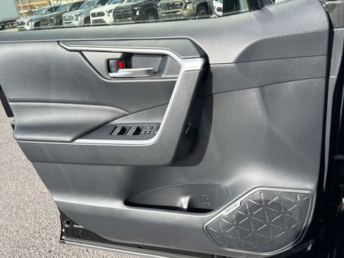 Used 2025 Toyota RAV4 XLE image 13