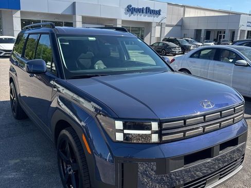 Used 2025 Hyundai Santa Fe SEL FWD image 2