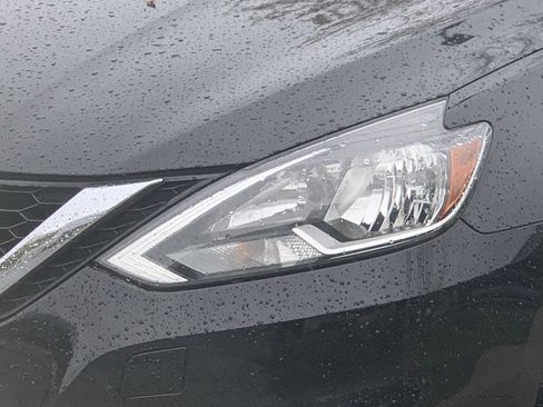 Used 2017 Nissan Sentra SV image 3