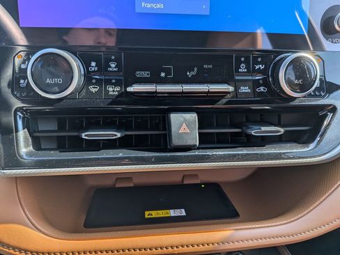 Certified 2025 Toyota Highlander Platinum image 20