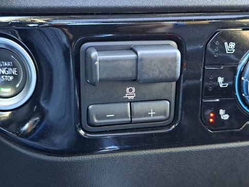 Used 2024 GMC Sierra 1500 SLT w/ SLT Premium Plus Package image 18