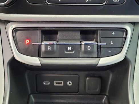 Used 2024 GMC Terrain SLE image 23