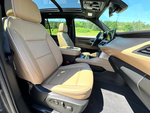 Used 2024 Chevrolet Tahoe Premier w/ Premium Package image 23