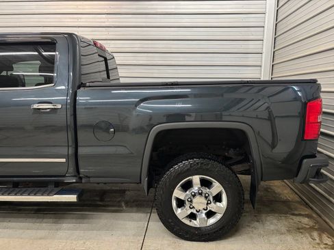 Used 2018 GMC Sierra 3500 Denali w/ Duramax Plus Package AWD/4WD image 5