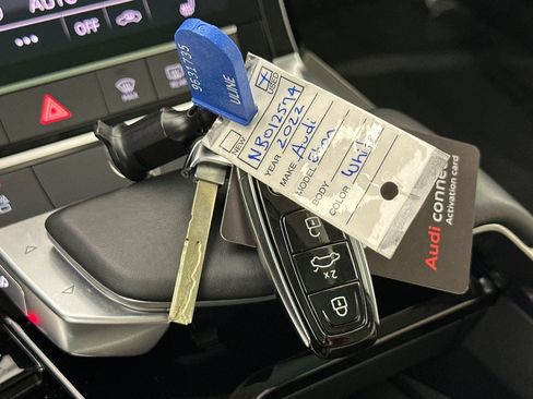 Used 2022 Audi e-tron Premium w/ Convenience Plus Package image 24