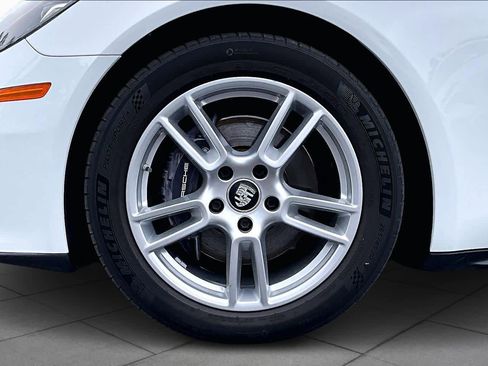 Used 2023 Porsche Panamera image 11