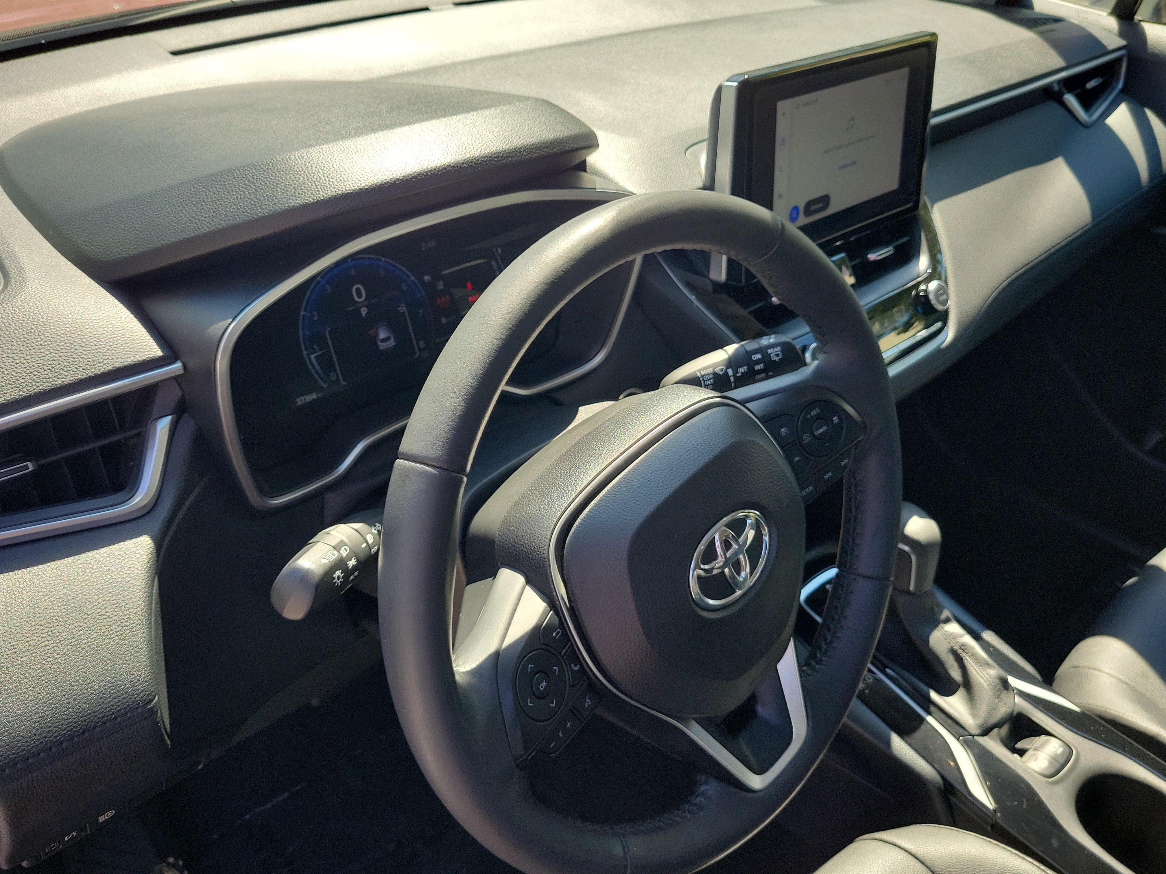 Used 2023 Toyota Corolla Cross XLE w/ Convenience Package FWD image 26