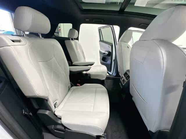 New 2027 Volkswagen Atlas SEL R-Line AWD/4WD image 24