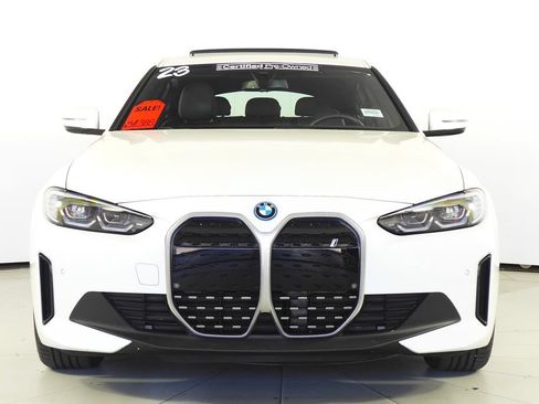 Used 2023 BMW i4 eDrive40 RWD image 3