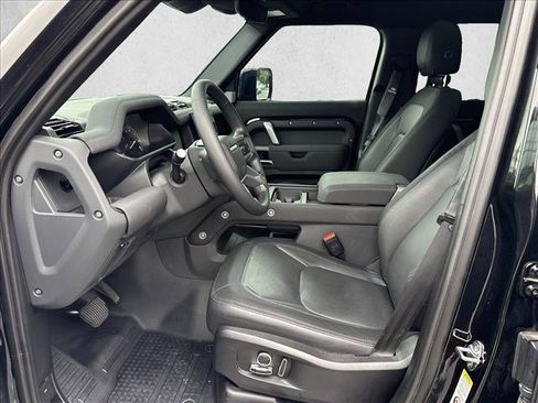 Used 2023 Land Rover Defender 130 X-Dynamic SE AWD/4WD image 10